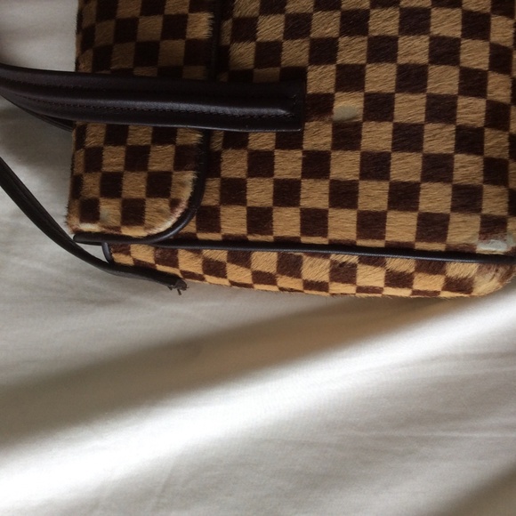 Louis Vuitton Purse - Picture 10 of 16